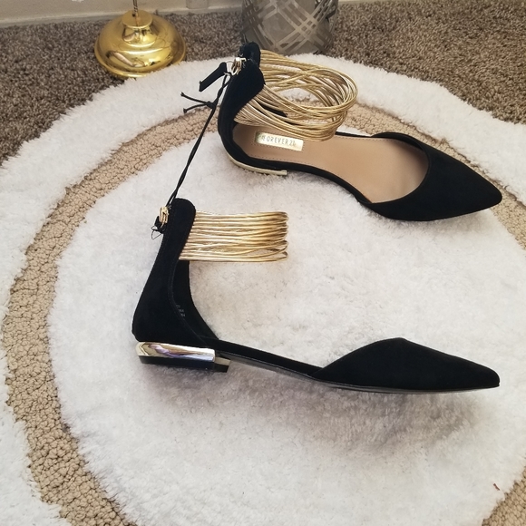 Forever 21 Black & Gold Pointy Flats NWOT - Picture 4 of 6
